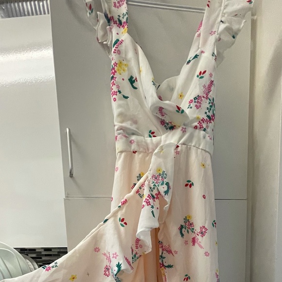Floral dress perfect for summer events! - Picture 2 of 4